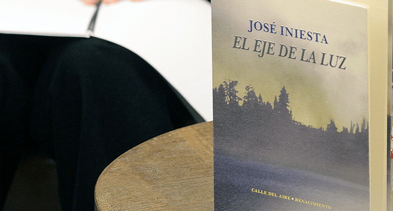 José Iniesta nos lleva a su yo íntimo con `El eje de la luz´
