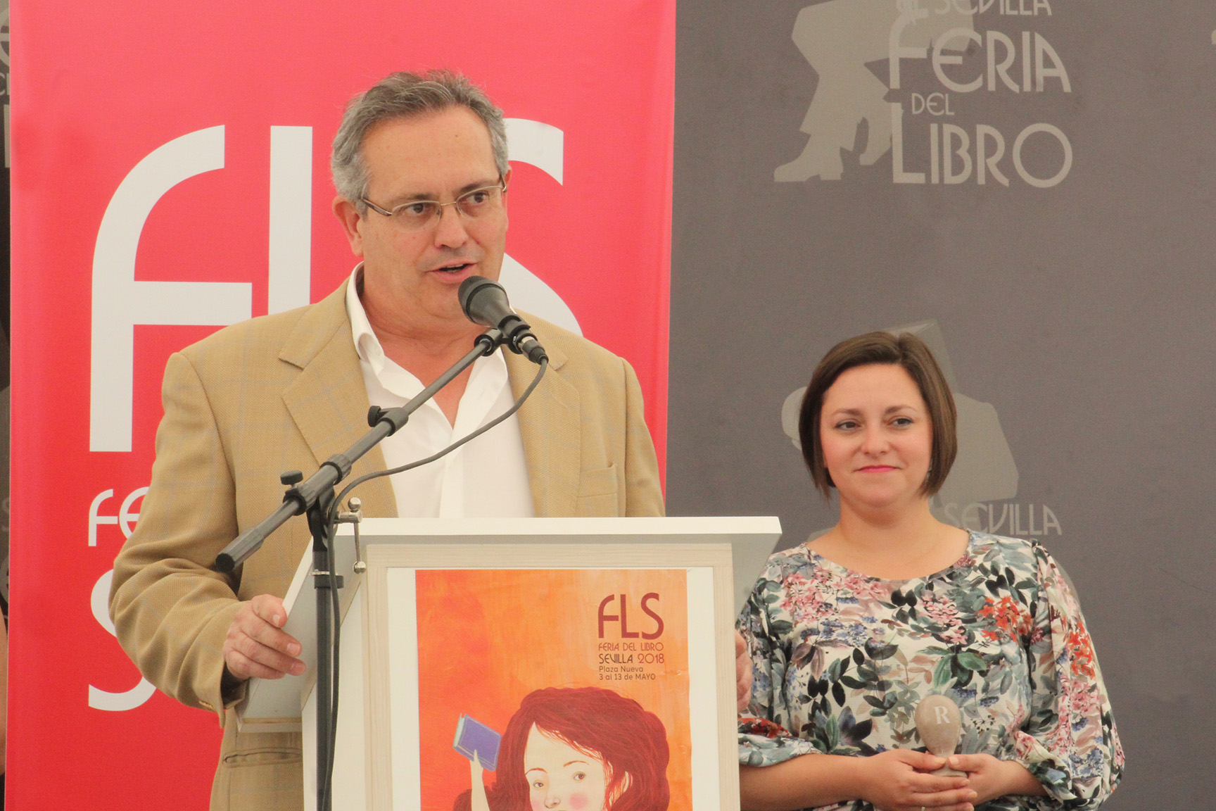 La Feria del Libro de Sevilla entrega sus premios anuales